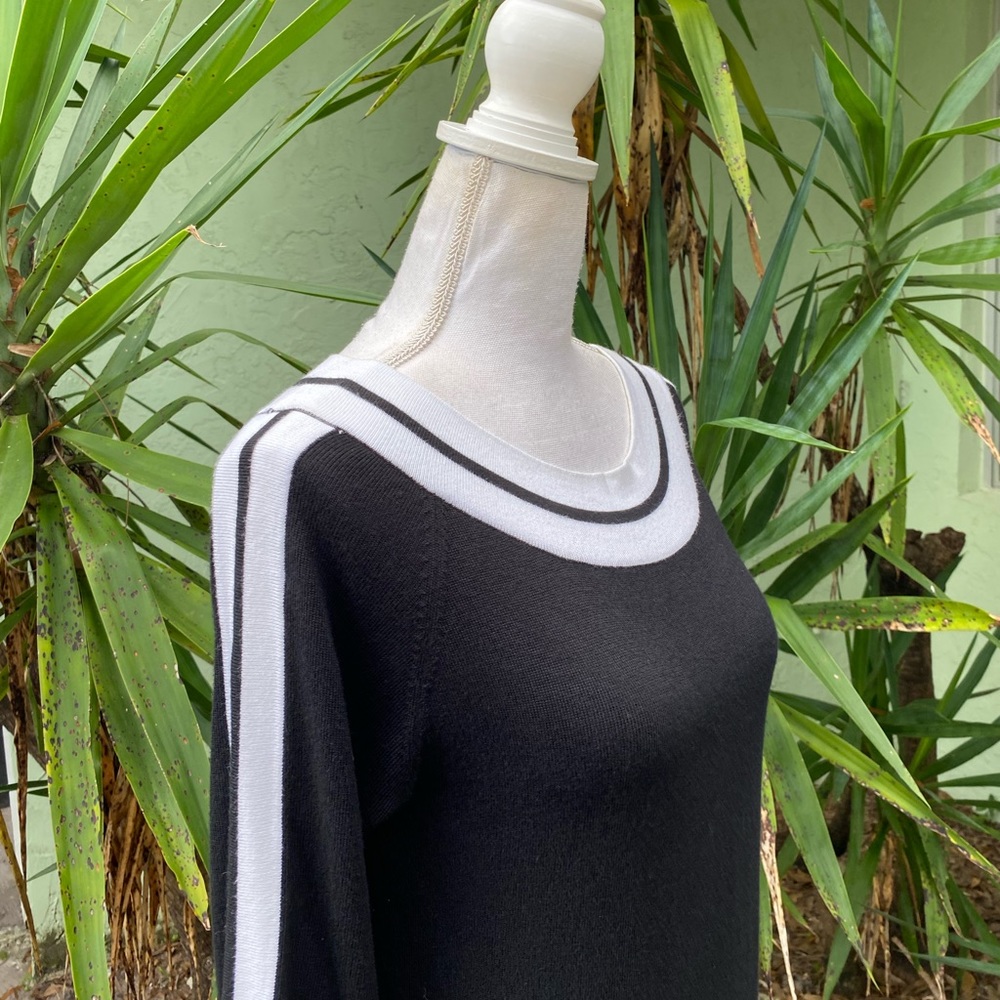 Black and White Sweater Dress - Picture 4 of 5
